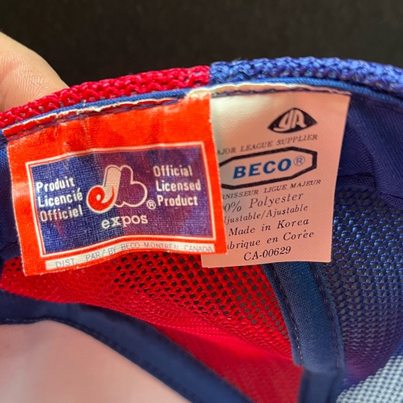 Montreal Expos Mesh back SnapBack hat - Picture 3 of 3